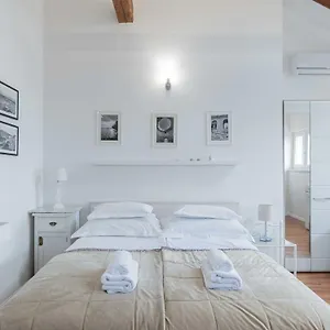  Apartment The Charm